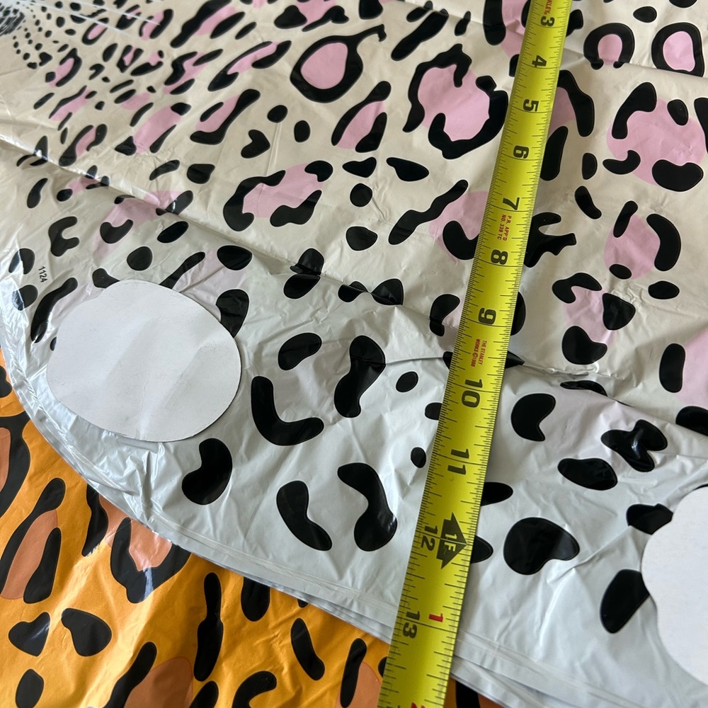 Walking Leopard Balloons Foil New in Packaging 8 Pieces 2 Colors Fun Party Decor - Picture 6 of 7